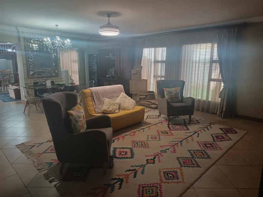 4 Bedroom Property for Sale in Roylglen Gardens Northern Cape